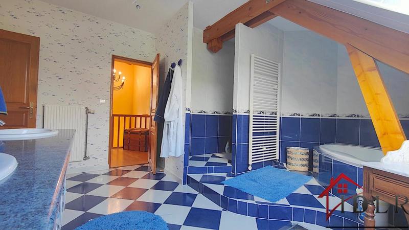 Villa - 200 m² - 8 pièces