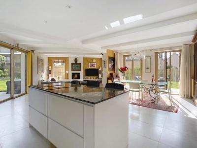 Maison - 198 m² - 7 pièces