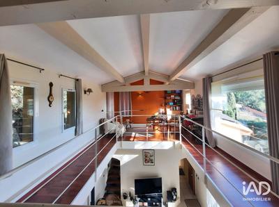 Maison - 235 m² - 4 pièces