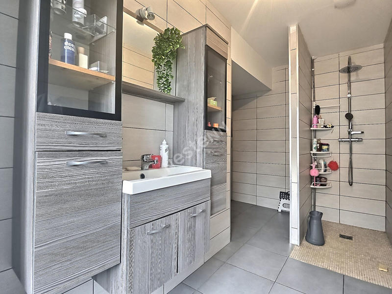 Immeuble - 194 m² - 11 pièces