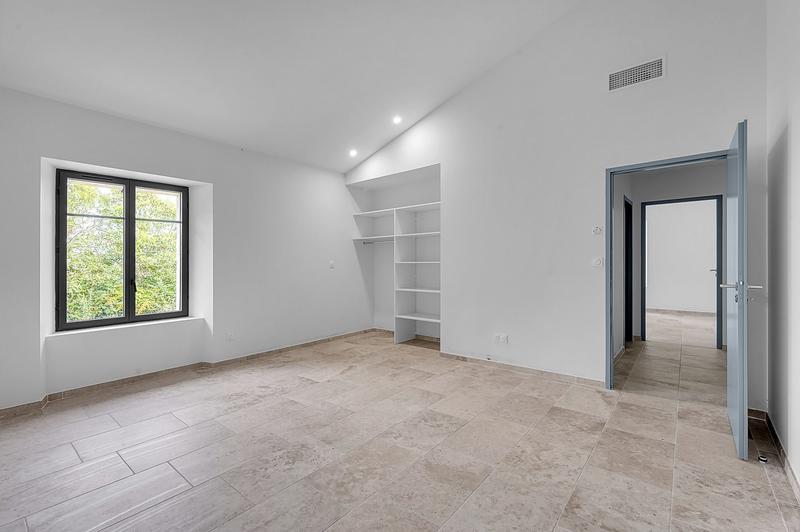 Maison - 282 m² - 5 pièces