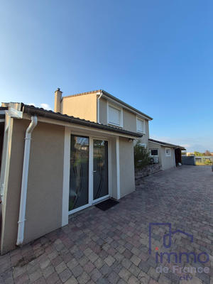 Maison traditionnelle - 153 m² - 8 pièces