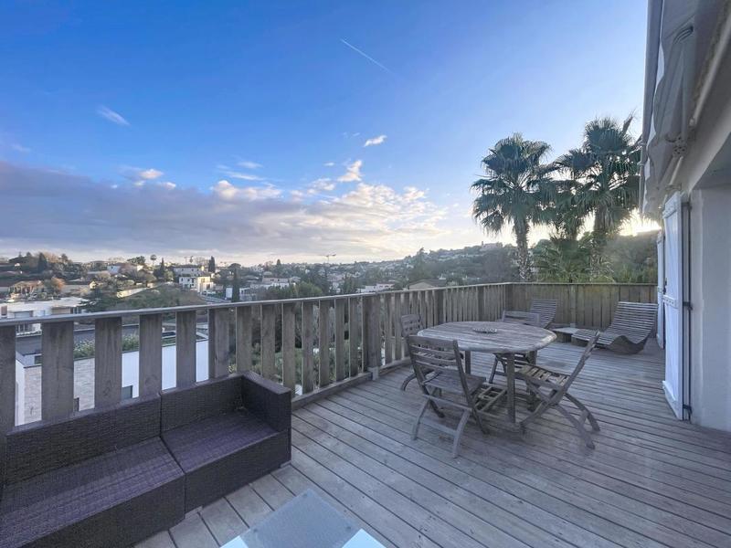 Appartement - 98 m² - 4 pièces