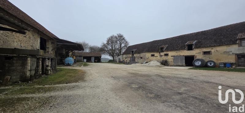 Ferme - 800 m² - 5 pièces