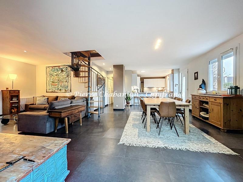 Maison - 167 m² - 7 pièces