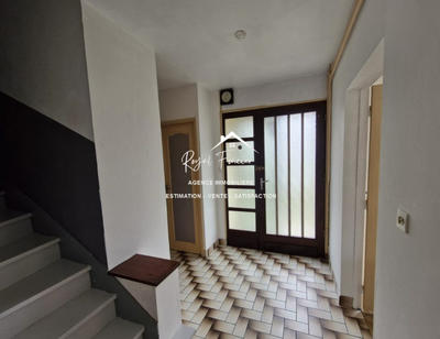 Maison traditionnelle - 87 m² - 6 pièces