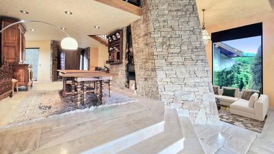 Maison - 840 m² - 9 pièces