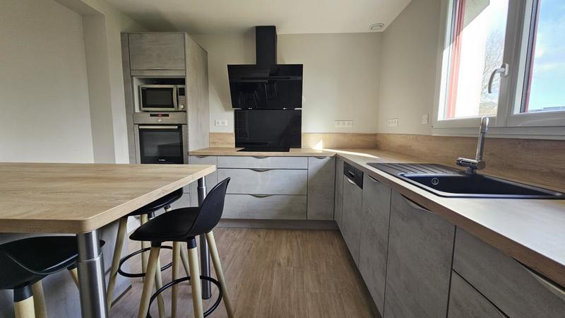 Maison - 99 m² - 6 pièces