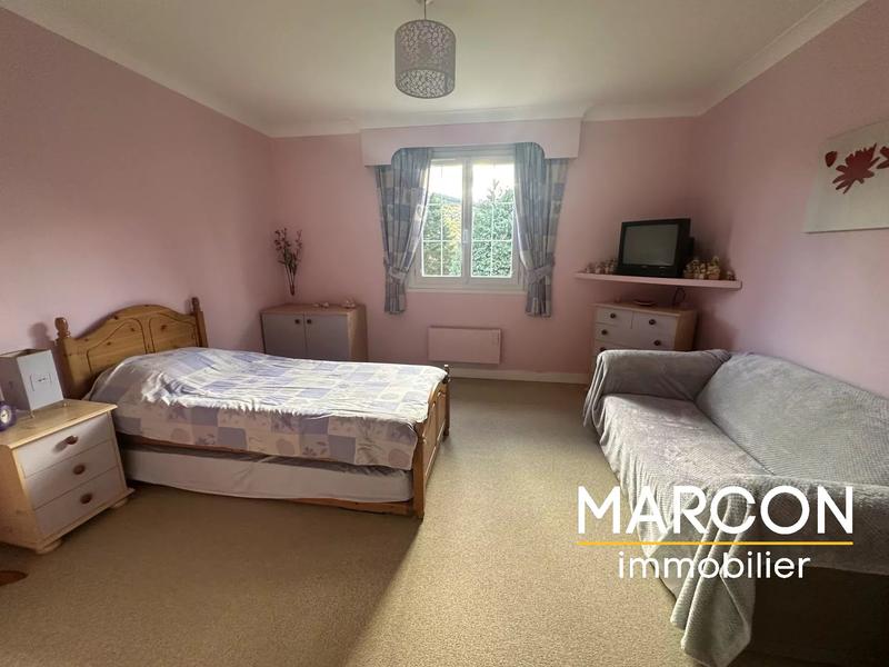 Propriété - 174 m² - 11 pièces