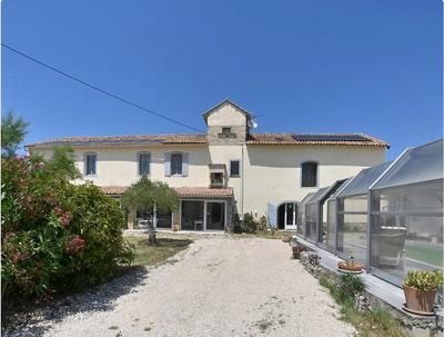 Maison - 186 m² - 10 pièces