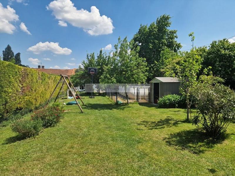 Maison - 208 m² - 9 pièces