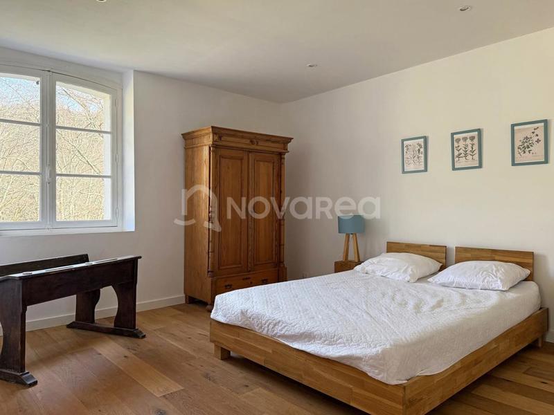 Propriété - 490 m² - 12 pièces
