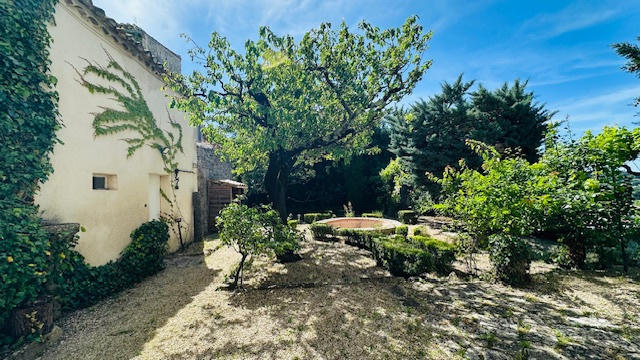 Maison - 220 m² - 8 pièces