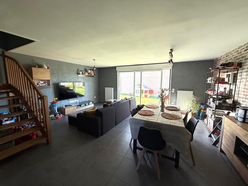 Maison - 95 m² - 5 pièces