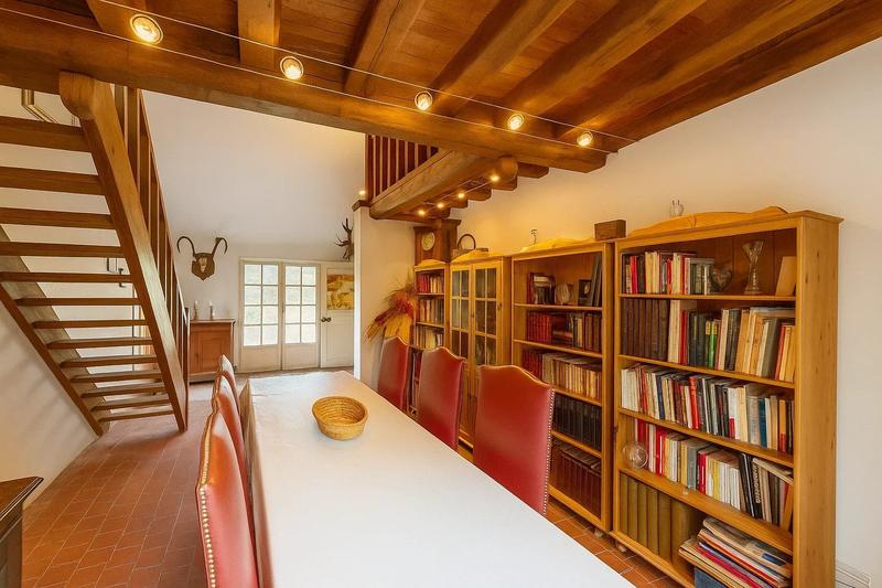 Maison - 180 m² - 6 pièces