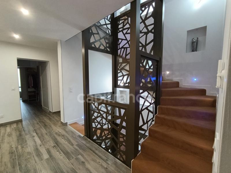 Villa - 376 m² - 11 pièces