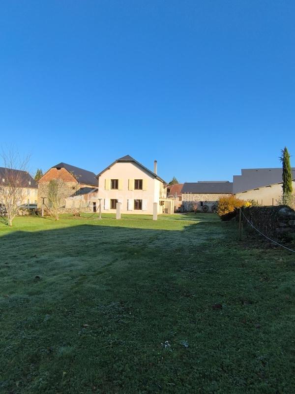 Propriété - 172 m² - 10 pièces