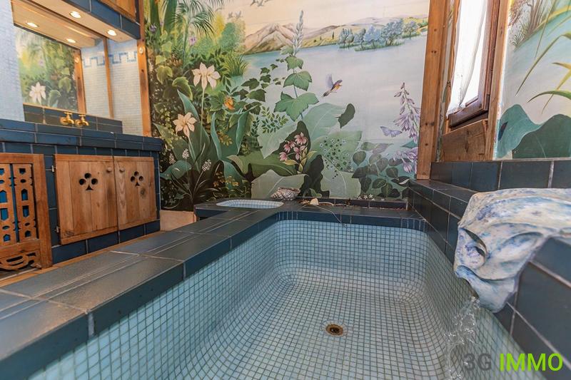 Propriété - 230 m² - 7 pièces