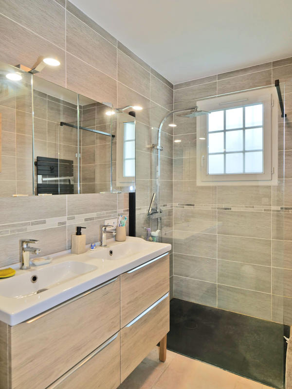 Maison - 140 m² - 7 pièces