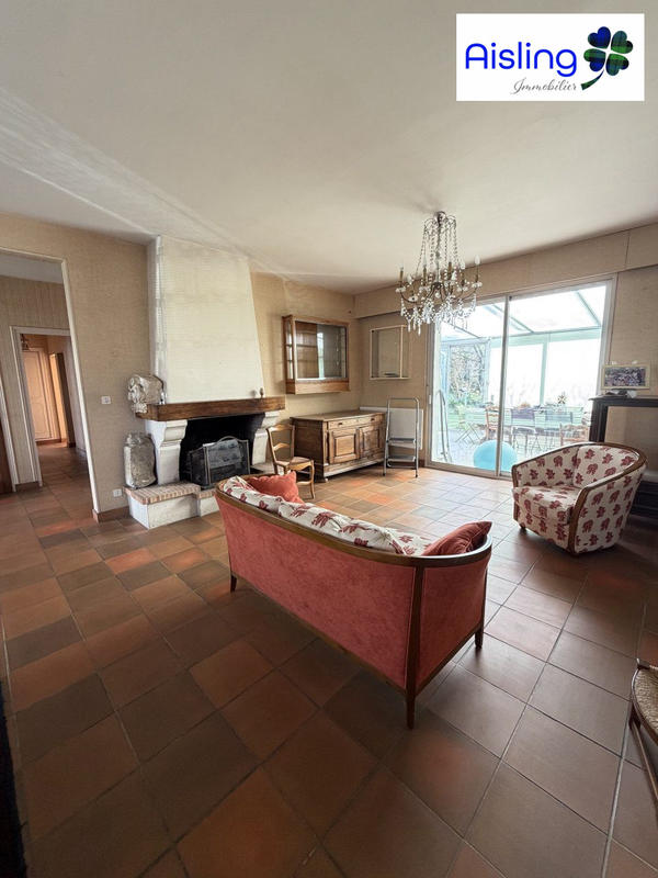 Villa - 235 m² - 10 pièces