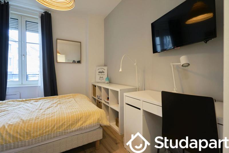 Chambre - 11 m² - 1 pièce