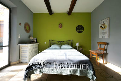 Maison - 202 m² - 7 pièces