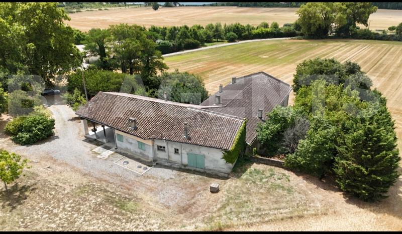 Maison - 228 m² - 7 pièces