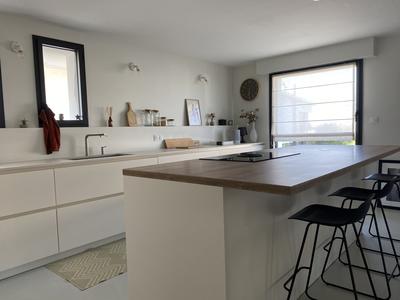 Maison - 140 m² - 5 pièces