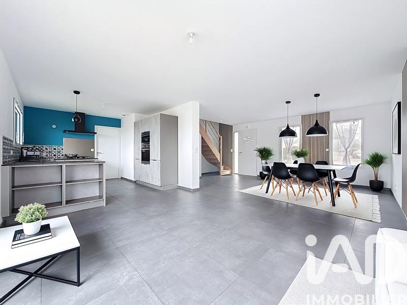 Maison - 93 m² - 4 pièces