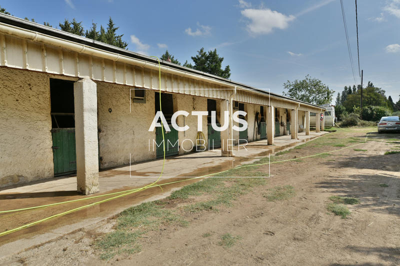 Propriété - 295 m²