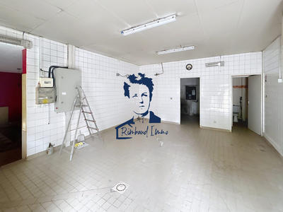 Local d'activités - 100 m² - 4 pièces