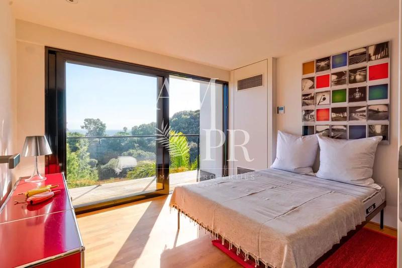 Villa - 300 m² - 8 pièces