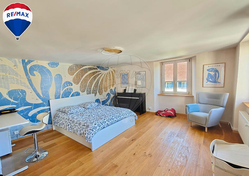 Maison - 243 m² - 7 pièces