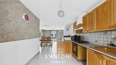 Maison - 94 m² - 6 pièces