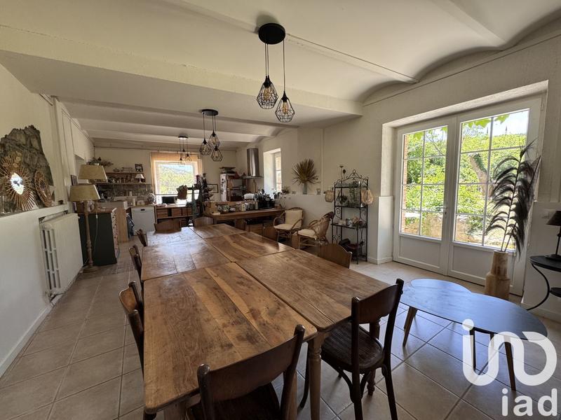 Maison - 215 m² - 7 pièces