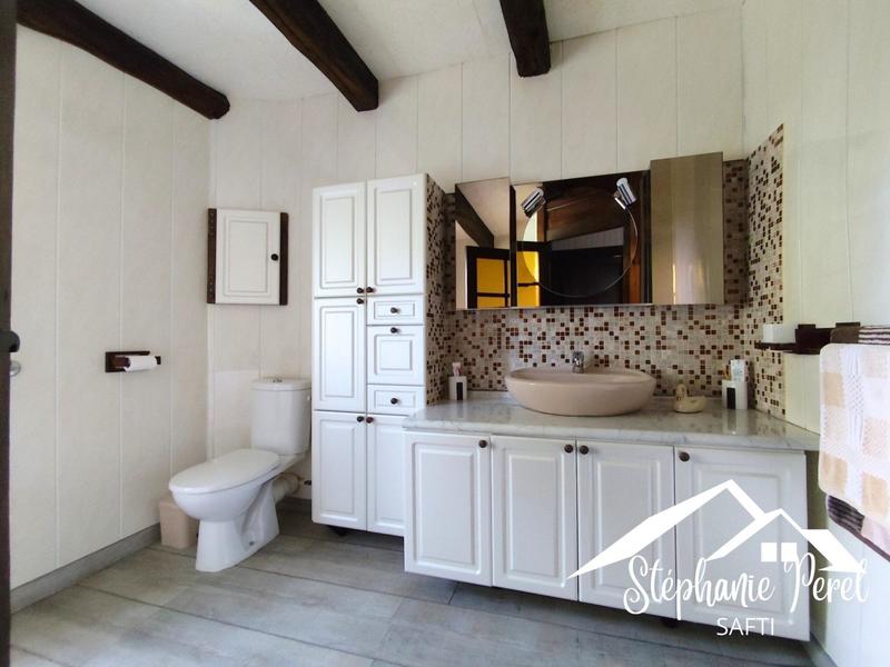 Maison - 210 m² - 6 pièces