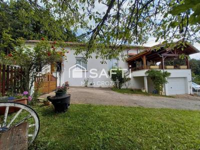 Maison - 158 m² - 8 pièces