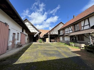 Corps de ferme - 180 m² - 8 pièces