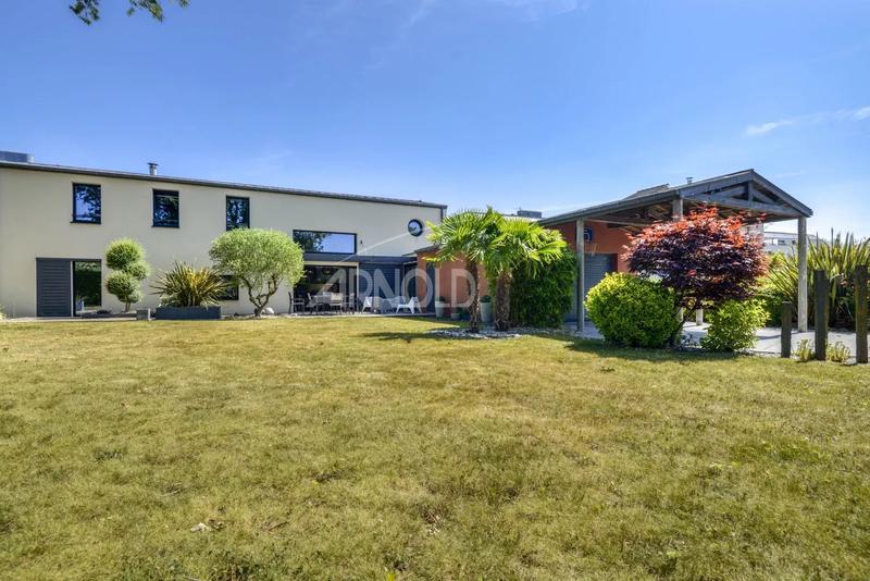 Maison - 186 m² - 7 pièces