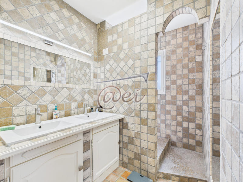 Villa - 150 m² - 6 pièces