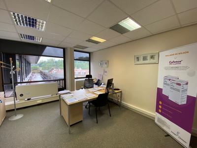 Bureau - 335 m²