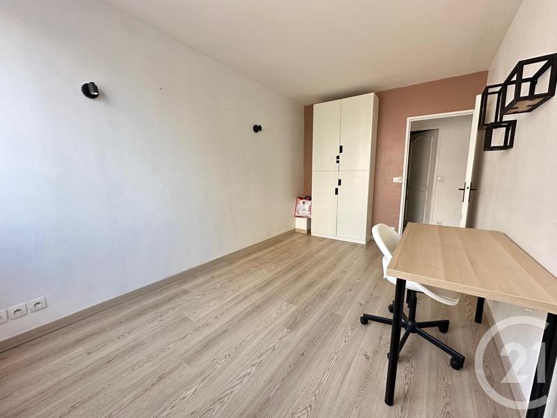 Appartement - 82 m² - 4 pièces