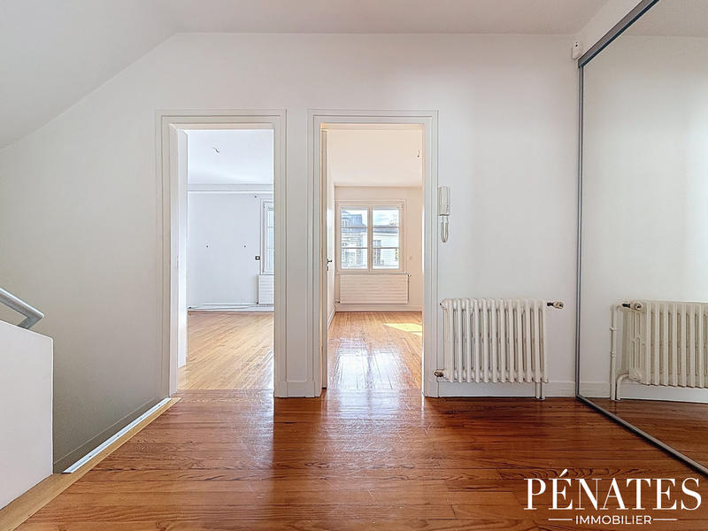 Appartement - 200 m² - 6 pièces