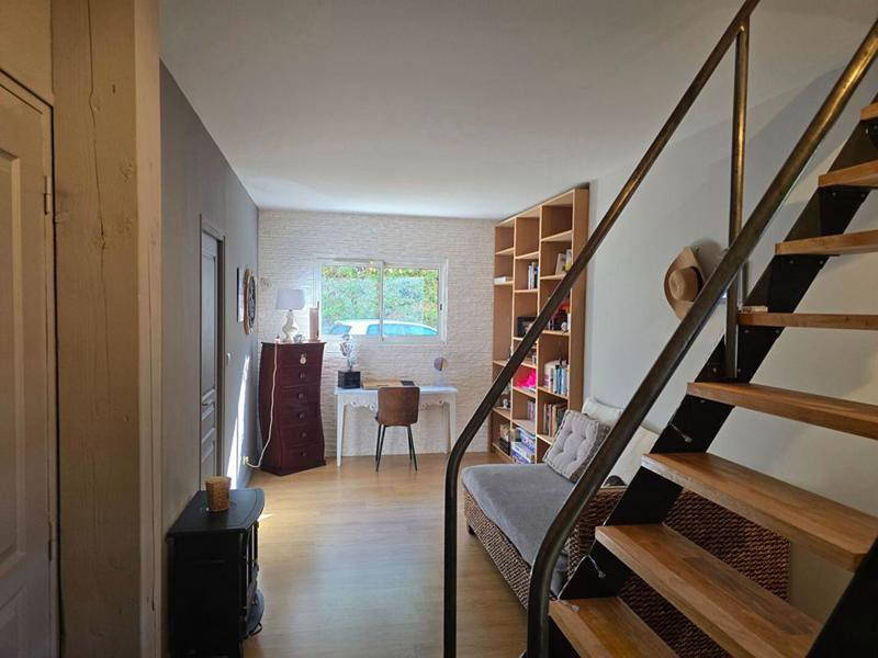 Maison - 340 m² - 11 pièces