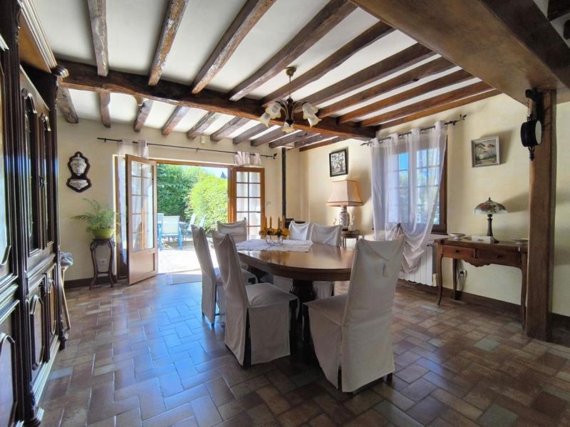 Maison - 223 m² - 8 pièces