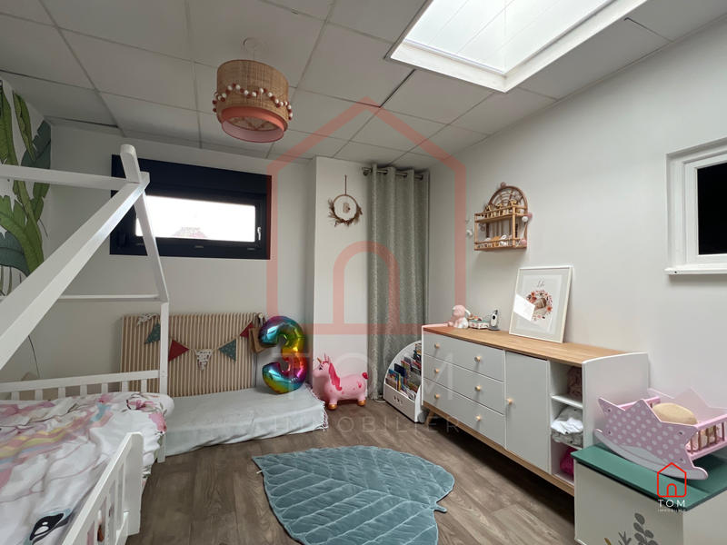 Maison - 180 m² - 5 pièces