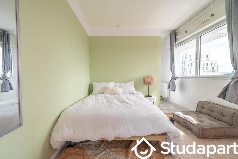 Chambre - 11 m² - 1 pièce