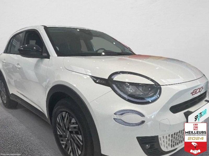 Fiat 600 54 kwh 156 ch red