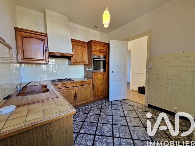 Maison - 250 m² - 9 pièces