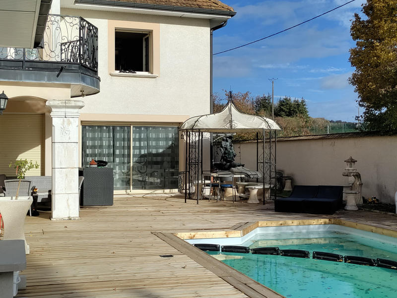 Maison - 350 m² - 7 pièces